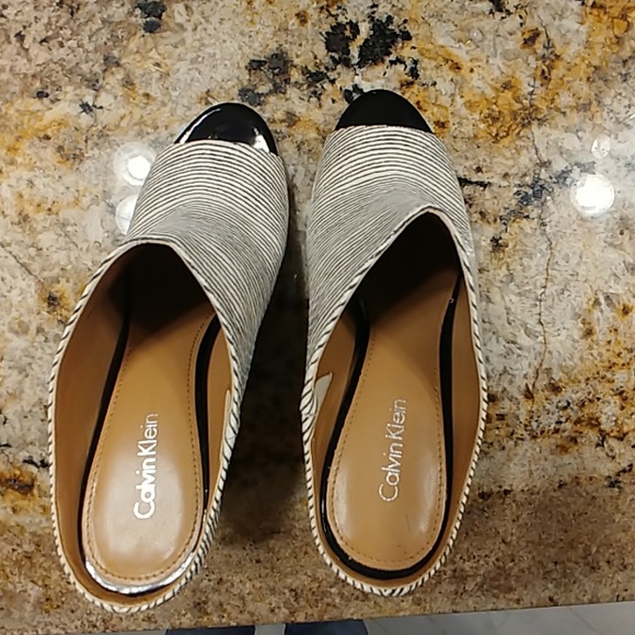 Calvin Klein ZEBRA Sandals US 8 - Picture 4 of 8